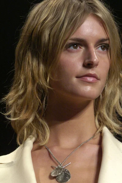 Look 10